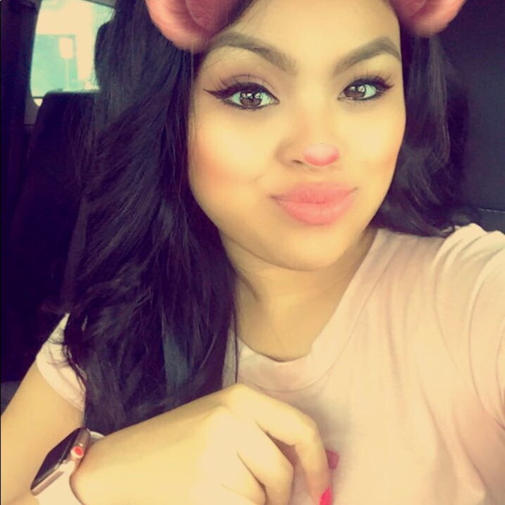 Meet your Posher, Cinthya